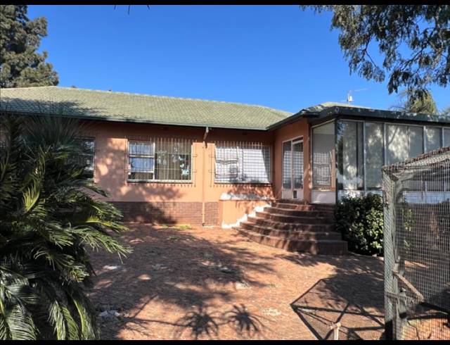 4 BEDROOM HOUSE FOR SALE IN GLENVISTA